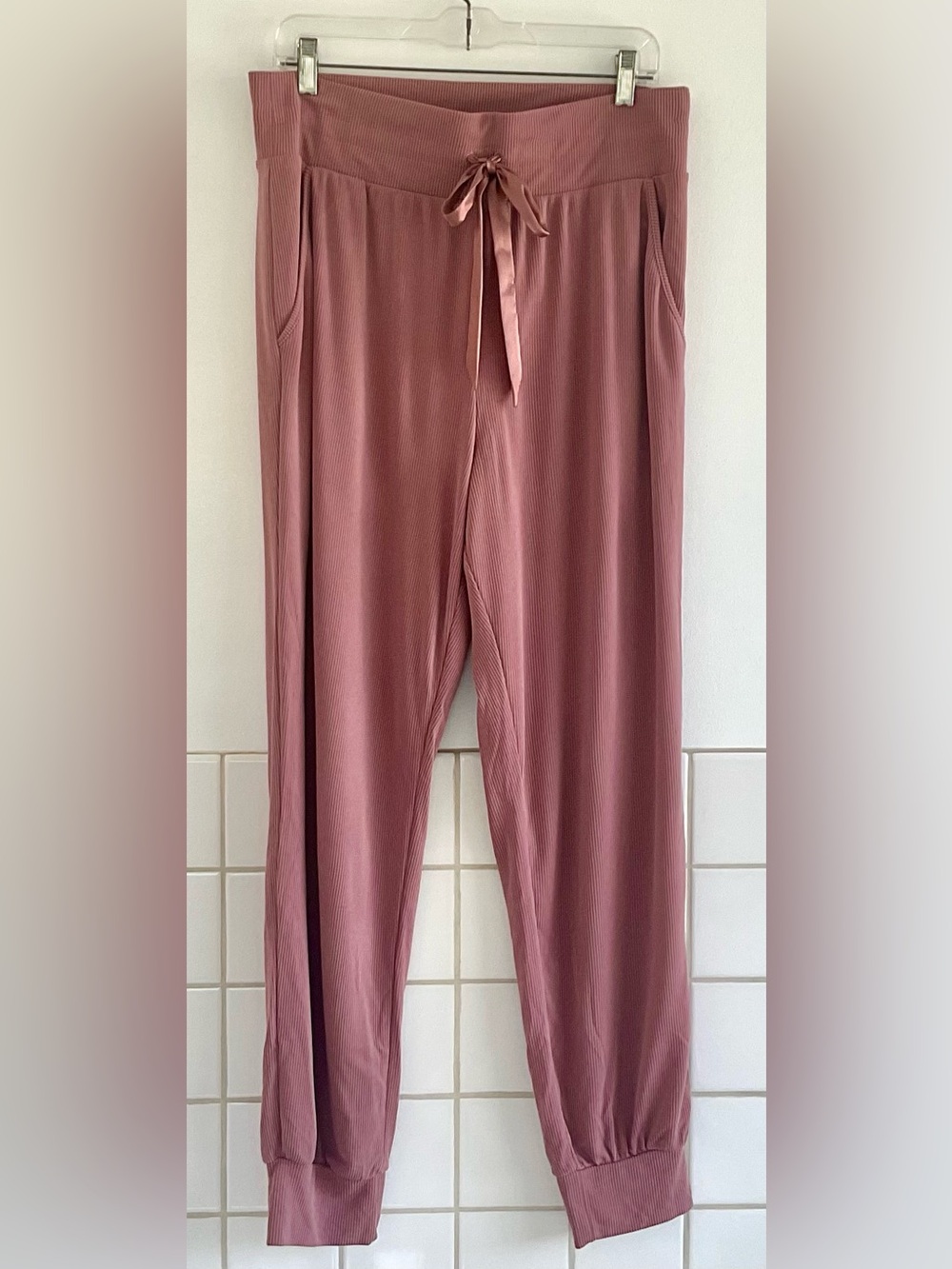 Victoria's Secret Rose Pink Ribbed Lounge Jogger Pants with Satin Bow Sz: L